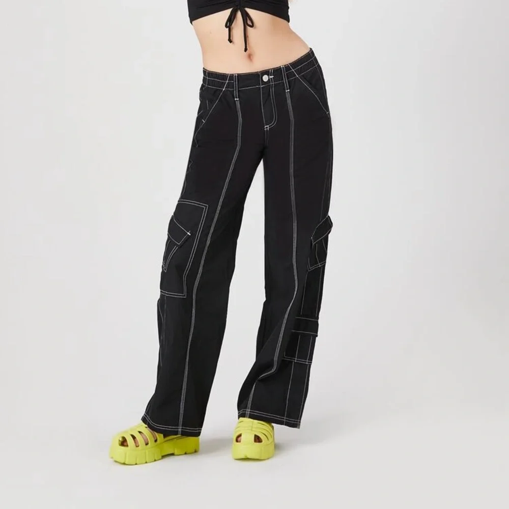 NWOT Black Cargo Pants 90s Y2K Punk Grunge small s pockets edgy rave Forever 21 - Picture 1 of 4